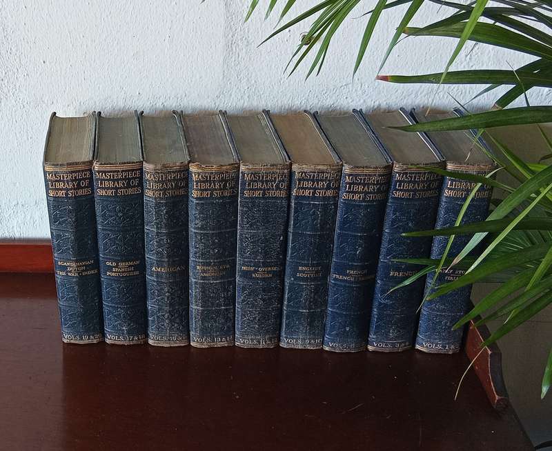 ANTIQUE COLLECTION OF BOOKS ''THE WORLDS THOUSAND BEST STORIES'' Circa 1904-1930