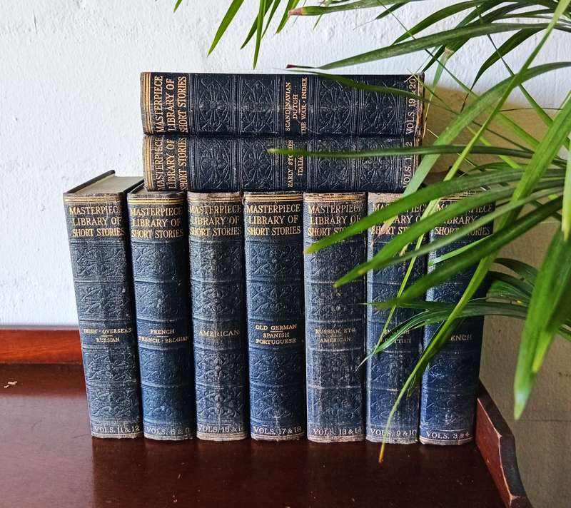ANTIQUE COLLECTION OF BOOKS ''THE WORLDS THOUSAND BEST STORIES'' Circa 1904-1930