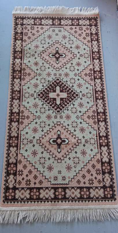 BEAUTIFUL QUALITY CARPET *MINT CONDITION*