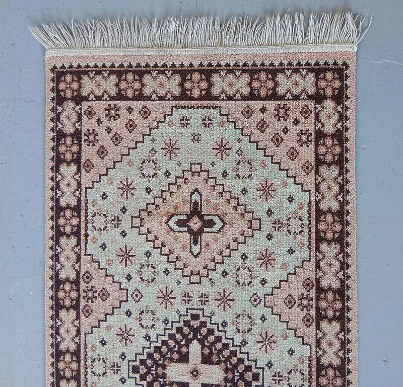 BEAUTIFUL QUALITY CARPET *MINT CONDITION*