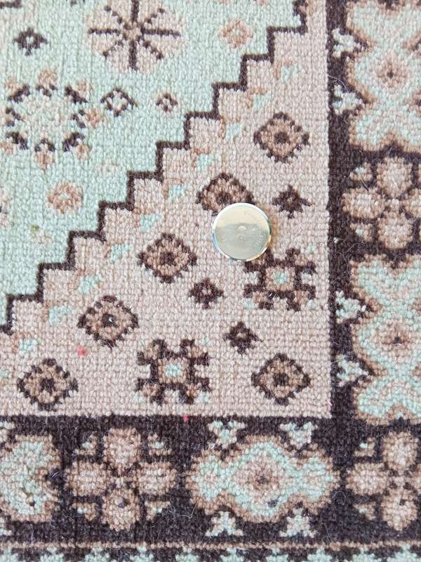BEAUTIFUL QUALITY CARPET *MINT CONDITION*