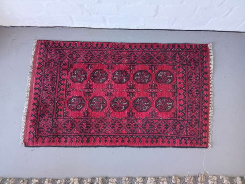GORGEOUS HAND KNOTTED PERSIAN CARPET *MINT CONDITION*