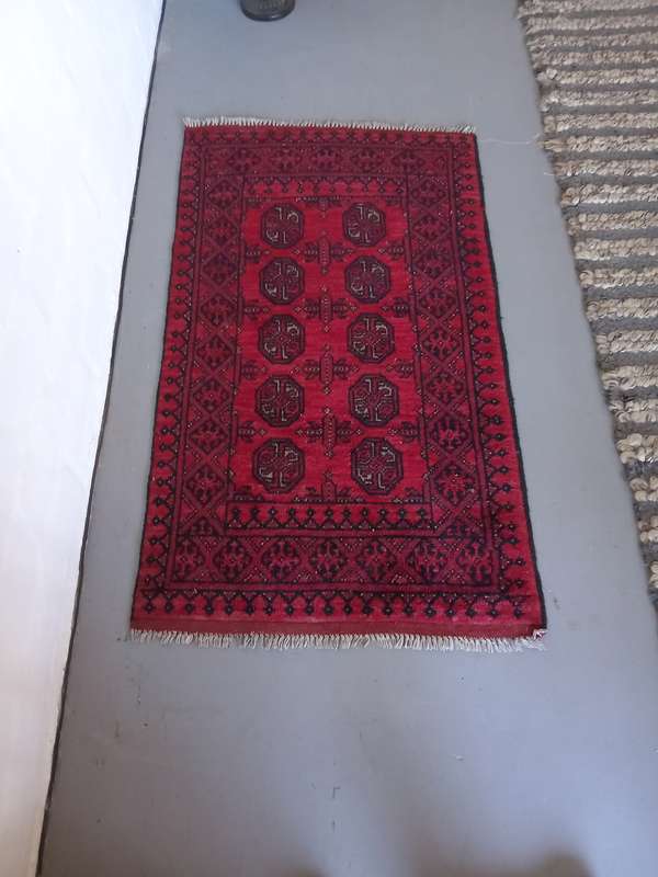 GORGEOUS HAND KNOTTED PERSIAN CARPET *MINT CONDITION*