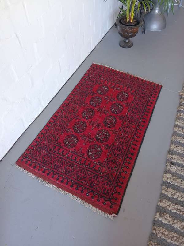GORGEOUS HAND KNOTTED PERSIAN CARPET *MINT CONDITION*