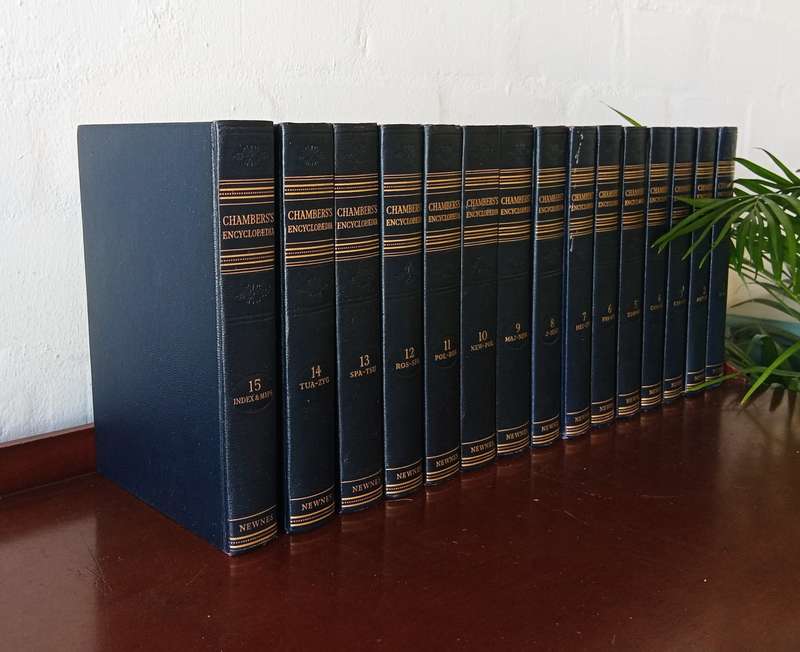 VINTAGE COLLECTION OF CHAMBERS ENCYCLOPAEDIA VOLUME 1-15 Circa 1950