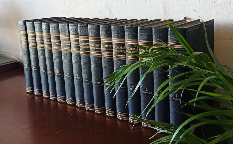 VINTAGE COLLECTION OF CHAMBERS ENCYCLOPAEDIA VOLUME 1-15 Circa 1950