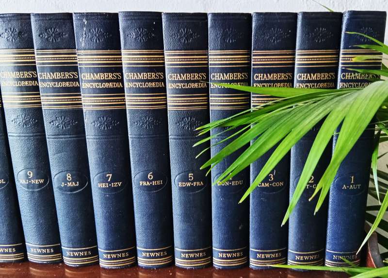VINTAGE COLLECTION OF CHAMBERS ENCYCLOPAEDIA VOLUME 1-15 Circa 1950