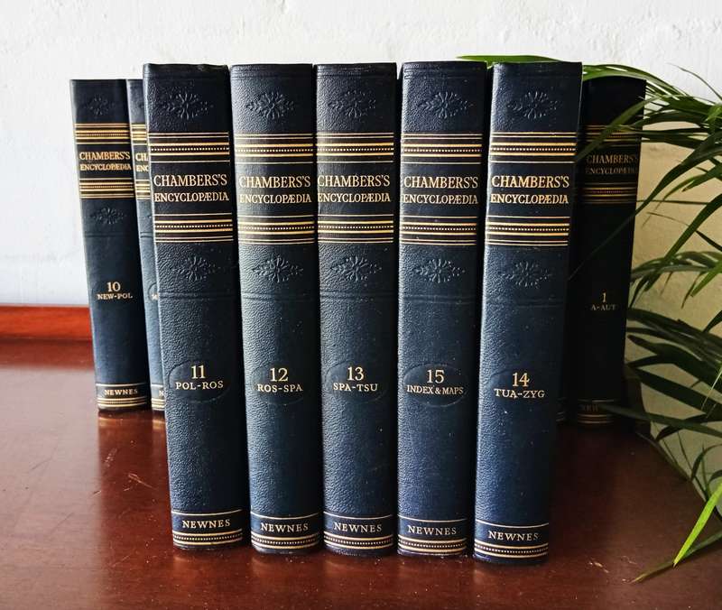 VINTAGE COLLECTION OF CHAMBERS ENCYCLOPAEDIA VOLUME 1-15 Circa 1950