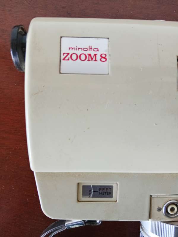 VINTAGE MINOLTA ZOOM 8 HOME MOVIE CAMERA WITH GENUINE LEATHER BAG AND USER MANUAL