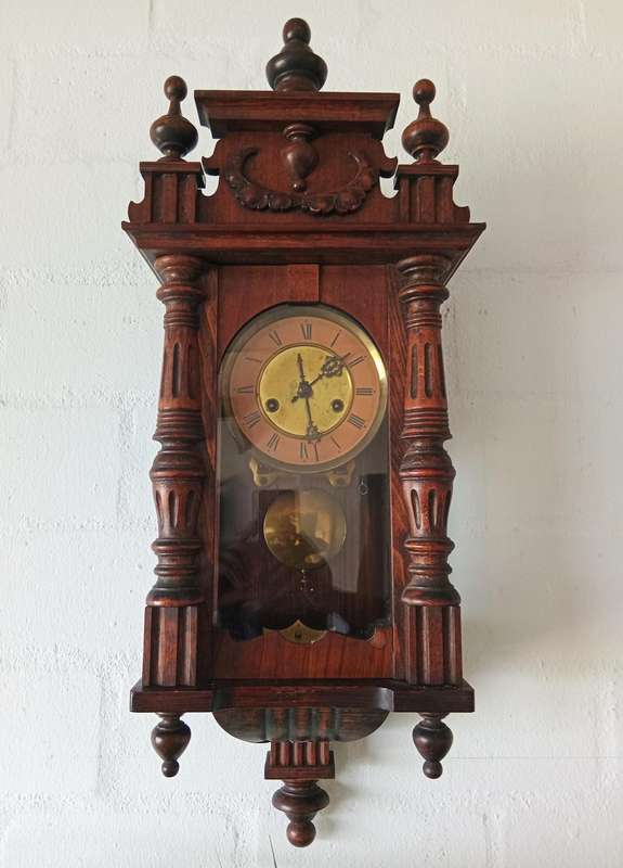 LOVELY VINTAGE  WOODEN  WALL CLOCK