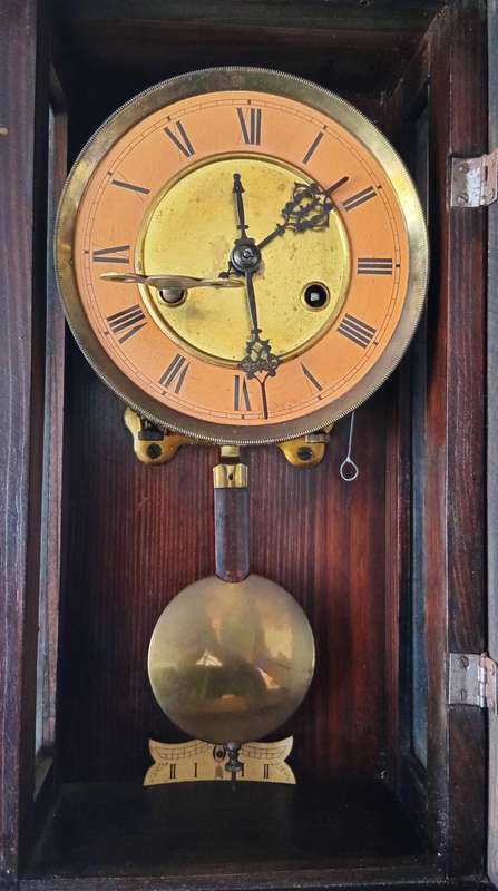 LOVELY VINTAGE  WOODEN  WALL CLOCK