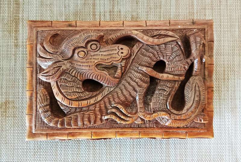 STUNNING WALNUT WOOD FULLY CARVED DRAGON DESIGN JEWELLERY BOX
