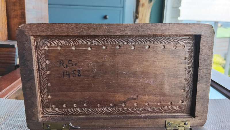 CHARMING HANDCARVED INDIAN JEWELLERY BOX*HIGHLY DETAILED,INTRICATELY HAND CARVED*