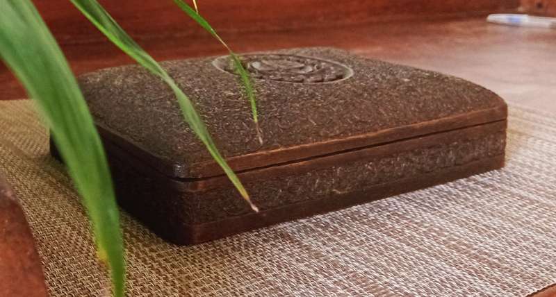 CHARMING HANDCARVED INDIAN JEWELLERY BOX*HIGHLY DETAILED,INTRICATELY HAND CARVED*