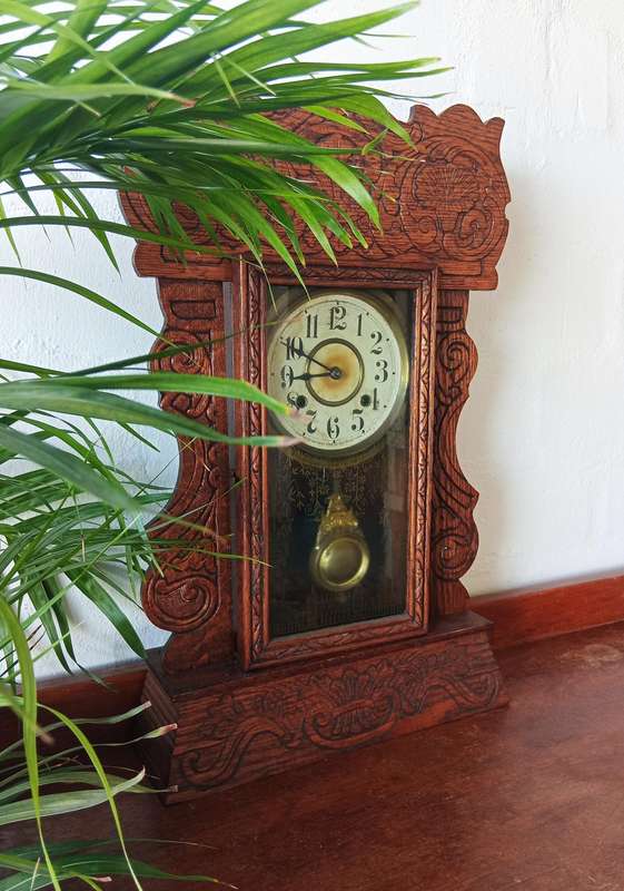 STUNNING ANTIQUE NEW HAVEN MERCHANT OAK MANTEL CLOCK *HIGHLY COLLECTABLE*