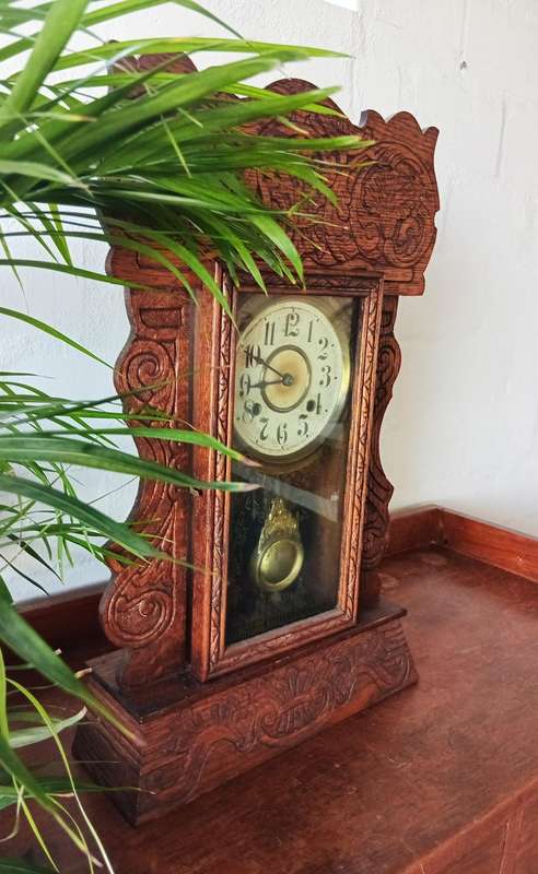 STUNNING ANTIQUE NEW HAVEN MERCHANT OAK MANTEL CLOCK *HIGHLY COLLECTABLE*