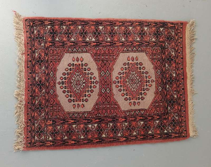 STUNNING HAND KNOTTED PERSIAN PRAYER MAT *MINT CONDITION*
