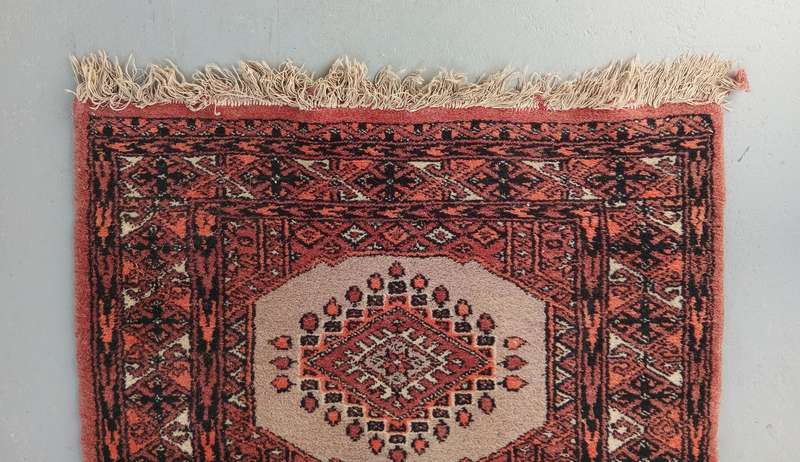 STUNNING HAND KNOTTED PERSIAN PRAYER MAT *MINT CONDITION*