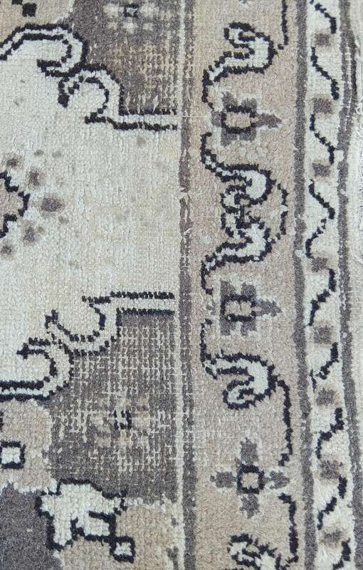 VINTAGE BEAUTIFUL WHITE HAND KNOTTED PERSIAN CARPET 1170MM X 1840MM