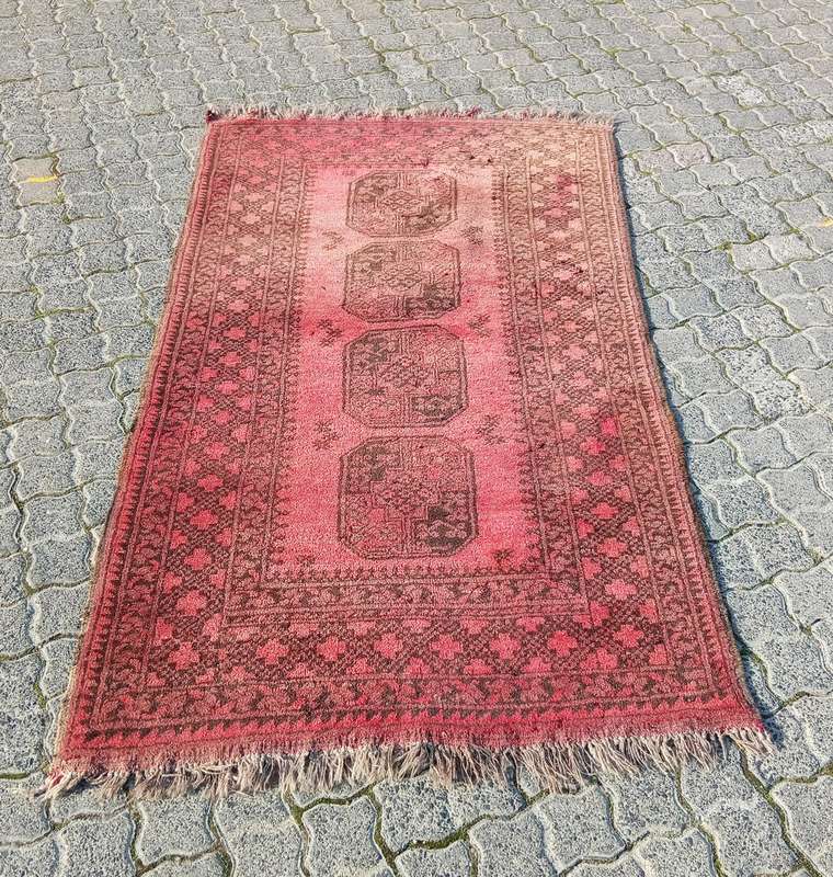 GENUINE HAND KNOTTED PERSIAN CARPET 1620MM BY 1850MM
