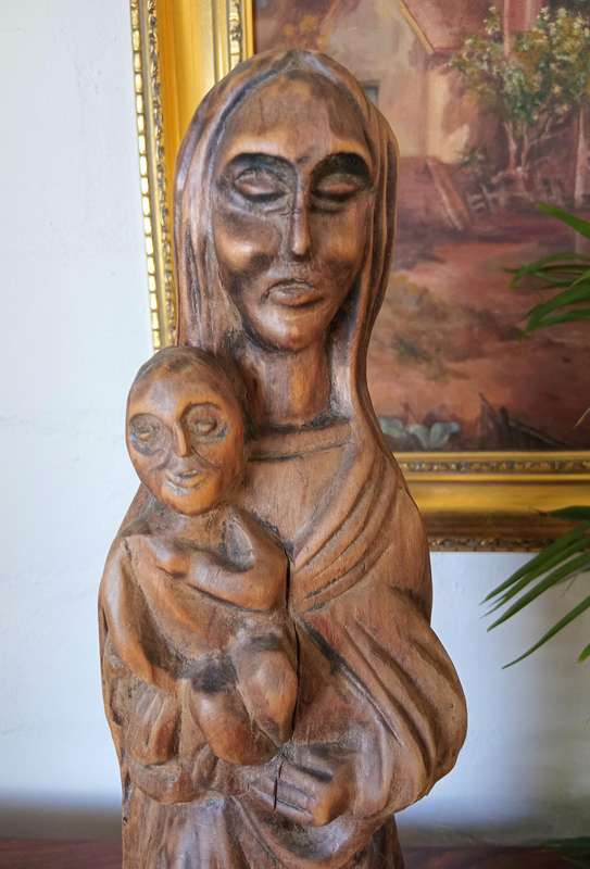 STUNNING VINTAGE HAND CARVED WOODEN RELIGIOUS FIGURE *46CM*