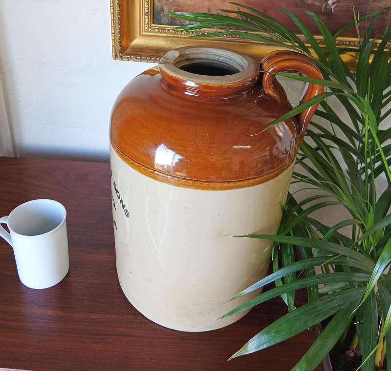 RARE VINTAGE PEARSON CHESTERFIELD 2 FLAGON WITH INSCRIPTION*HIGHLY COLLECTABLE*