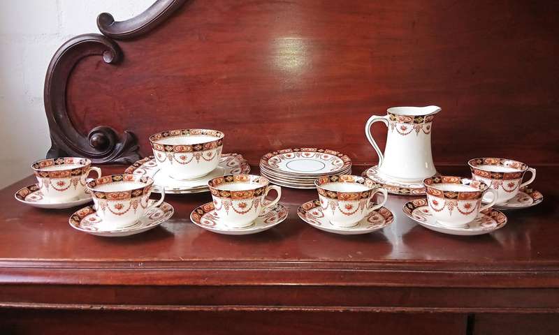 23 PIECE ROYAL ALBERT TEA-SET *BEAUTIFUL SET*