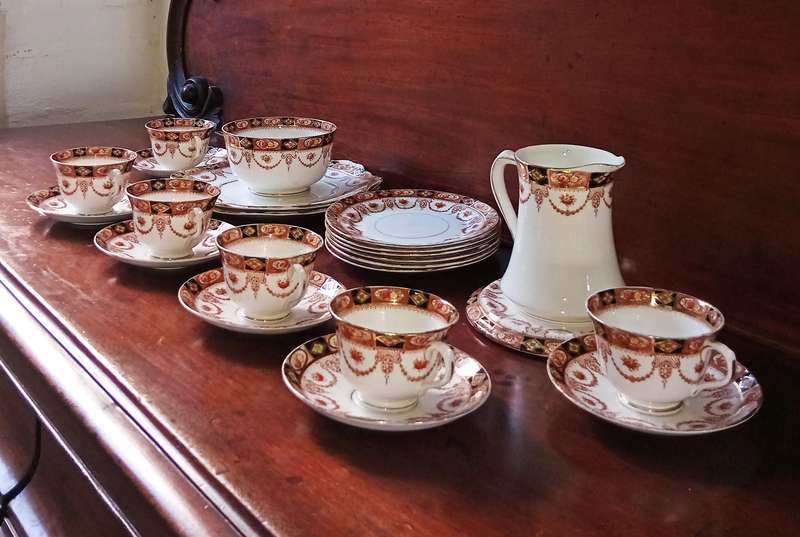 23 PIECE ROYAL ALBERT TEA-SET *BEAUTIFUL SET*