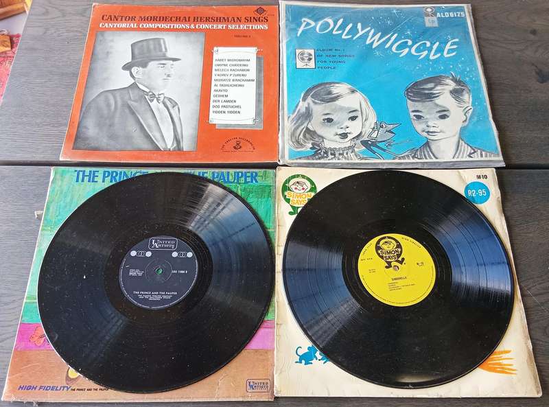 23 PIECE VINTAGE COLLECTION OF RECORDS *FAMOUS AND COLLECTABLE ARTISTS*