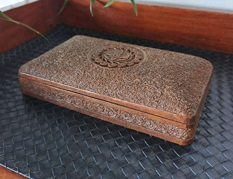 CHARMING HANDCARVED INDIAN JEWELLERY BOX*HIGHLY DETAILED,INTRICATELY HAND CARVED*