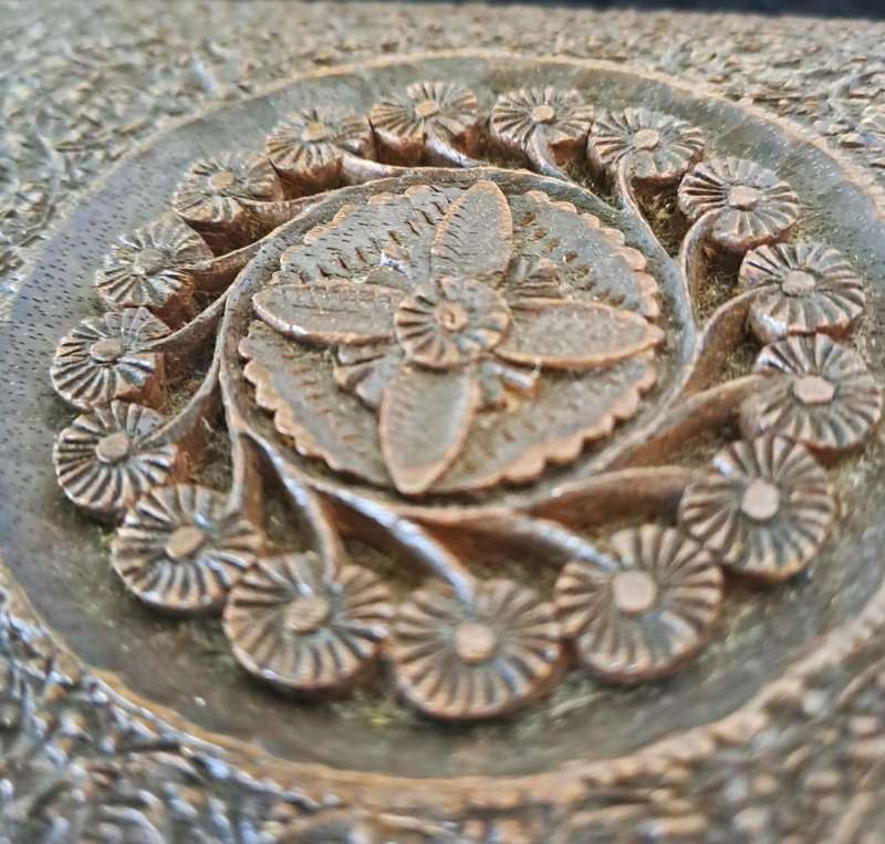 CHARMING HANDCARVED INDIAN JEWELLERY BOX*HIGHLY DETAILED,INTRICATELY HAND CARVED*