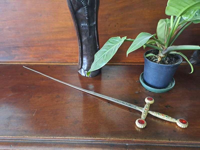 ORNATE CEREMONIAL SWORD*HIGHLY COLLECTABLE*