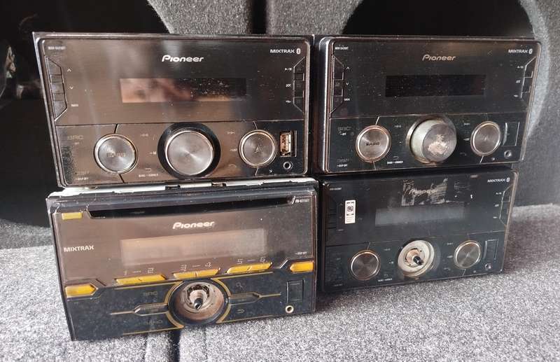 *One Bid for All 4* Pioneer Double Din Head Units - Faulty - For Parts/Spares