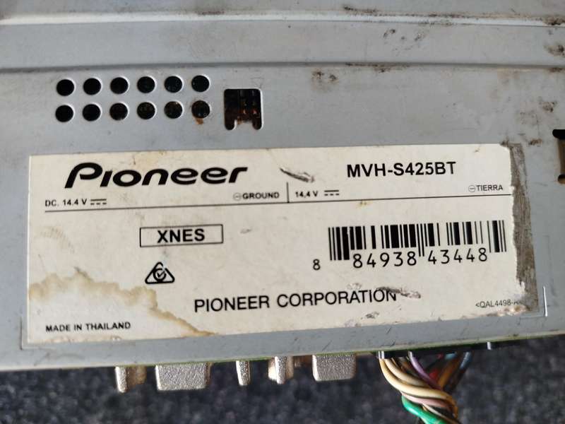 Pioneer Double Din Car Media Player with USB/BT/AUX (MVH-S425BT) - Unclear/Spatial Sound Output