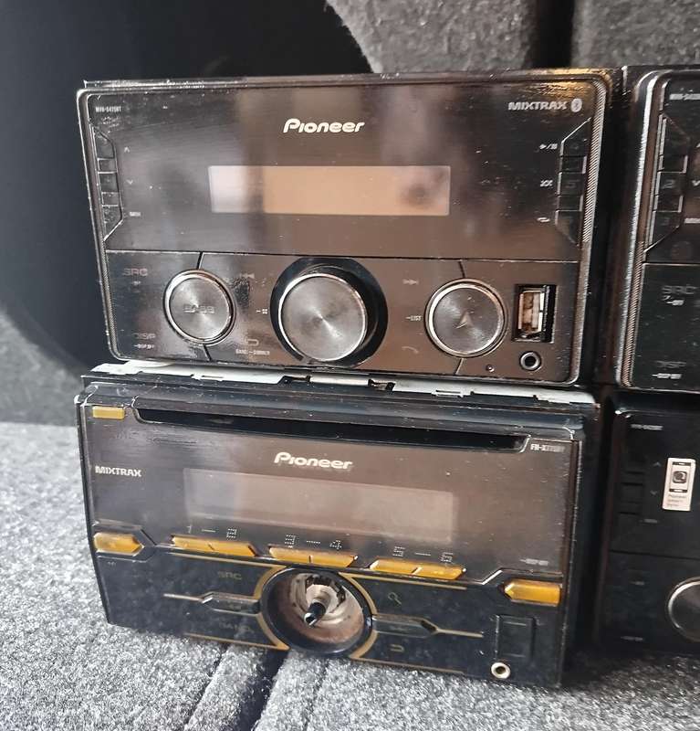 *One Bid for All 4* Pioneer Double Din Head Units - Faulty - For Parts/Spares