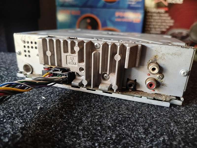 Pioneer Single Din Car Media Player with USB/AUX (DEH-X1750UB) - CD Not Working/Poor Condition