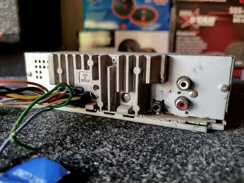 Pioneer Single Din Car Media Player with USB/AUX (DEH-X1750UB) - CD Not Working, Sticky Source