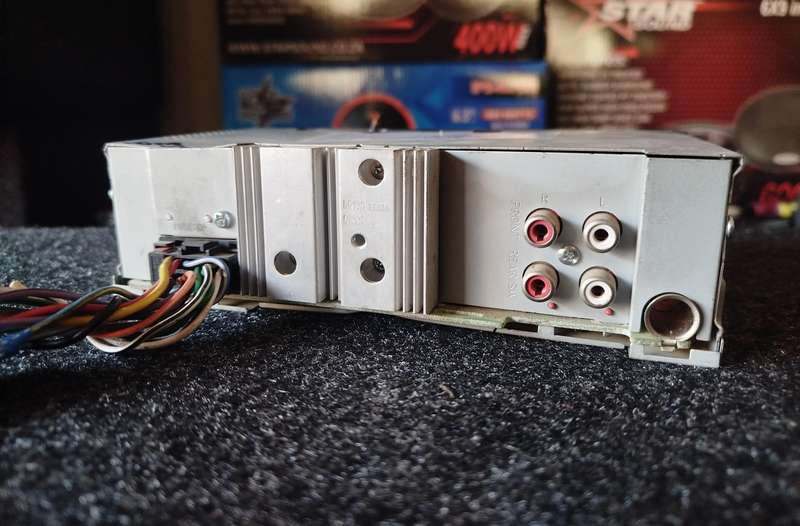 JVC Single Din Car Media Player with USB/AUX (KD-X152)