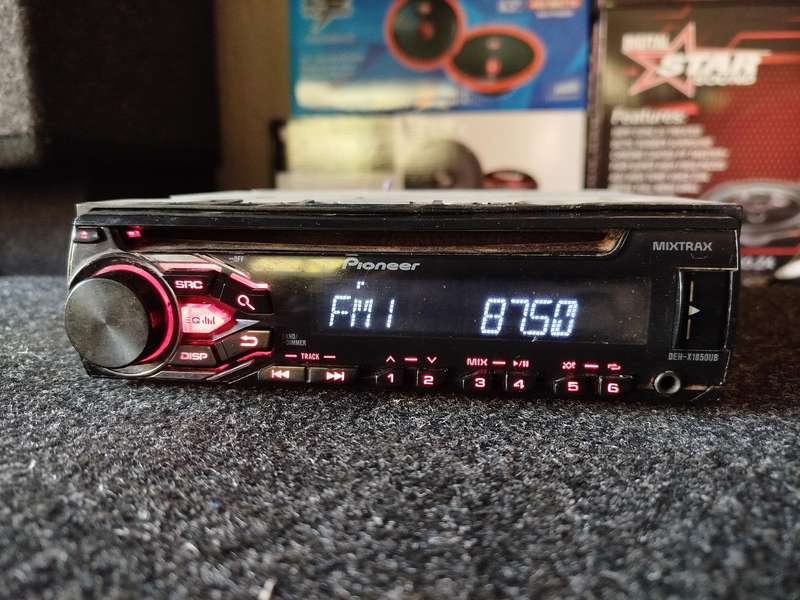 Pioneer Single Din Car Media Player with USB/AUX/CD (DEH-X1950UB)