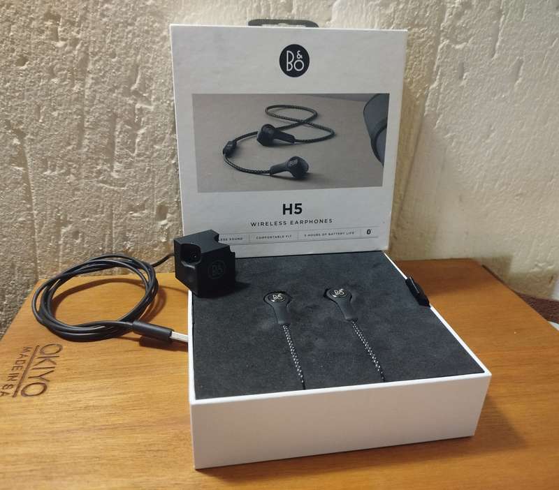 Bang & Olufsen BeoPlay H5 - Wireless Earphones