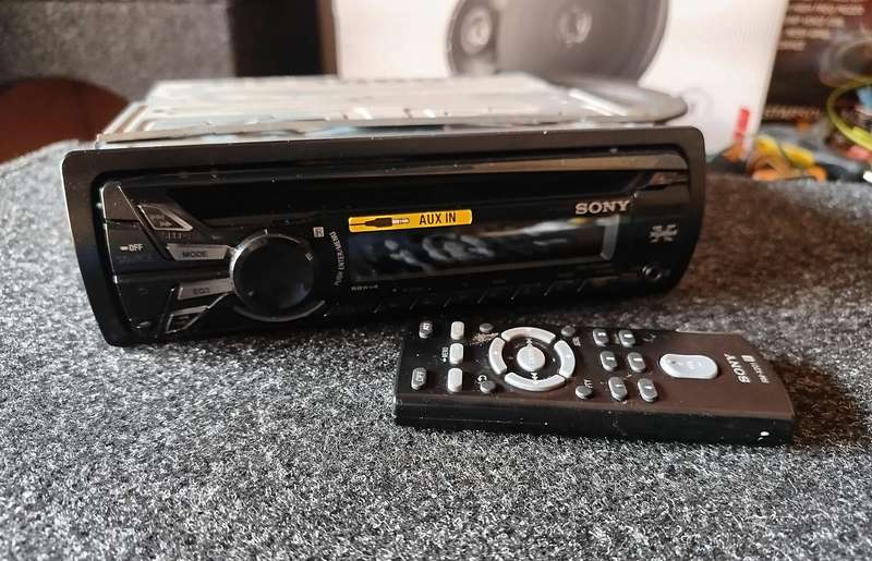 Sony Head Unit with AUX/CD/MP3 (CDX-GT320MP)