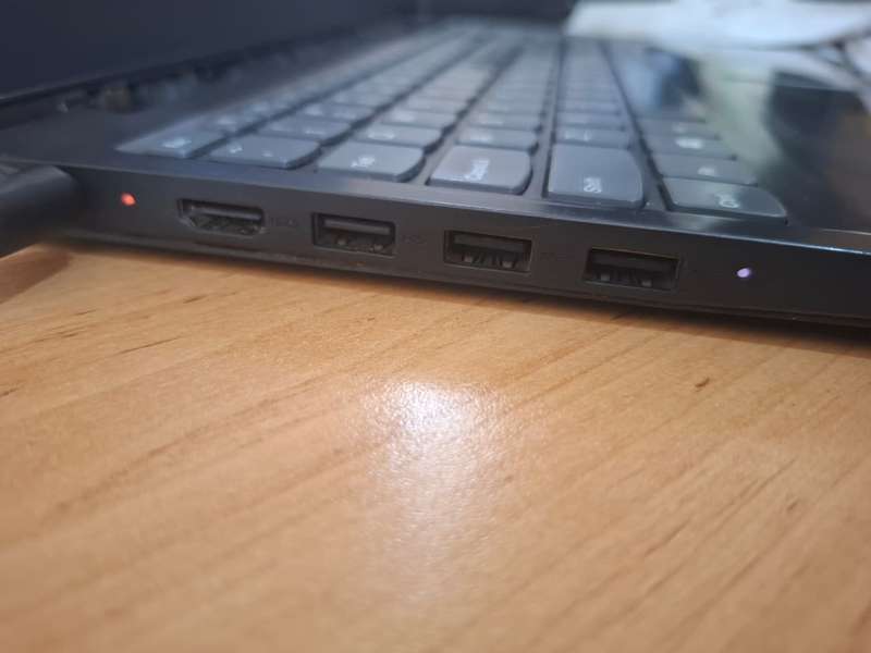 Lenovo i5-1035G1, 8GB Ram, 450GB SSD