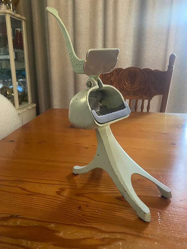 Vintage  Swingit Cast Iron Juicer