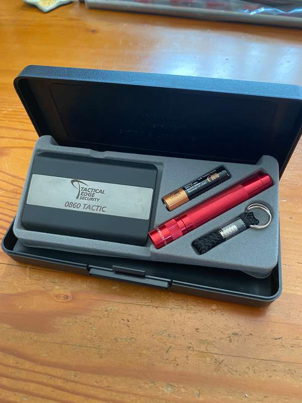 MAGLITE SET WITH GROOMING KIT