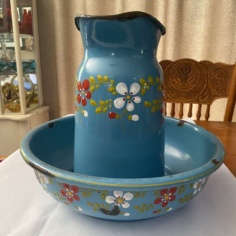 VINTAGE ENAMEL NIGHT STAND SET