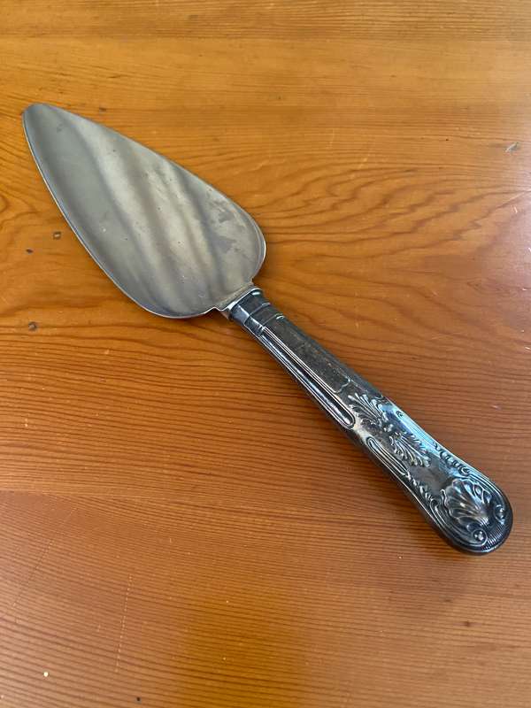 CAKE LIFTER