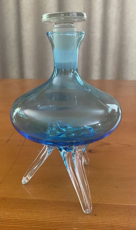 VINTAGE GLASS POT