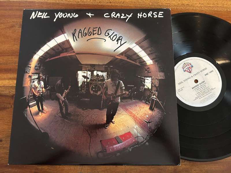 Neil Young & Crazy Horse - Ragged Glory WBC1696 (SA) VG+/VG+  Great Condition