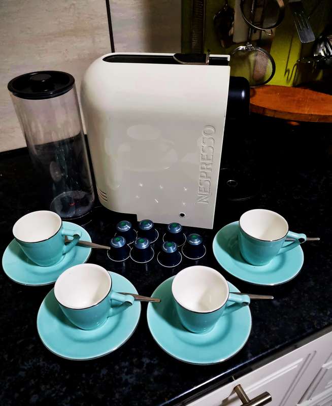 Nespresso UMilk type C55 Value bundle