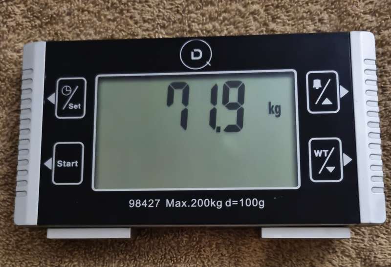 Scale with remote display